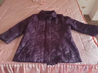 Chaquetón morado acolchado
