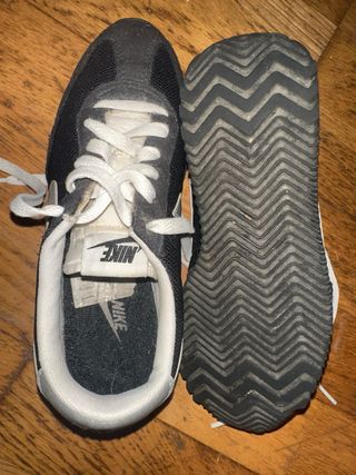 Zapatillas Nike Negras y Blancas Mujer/Niña