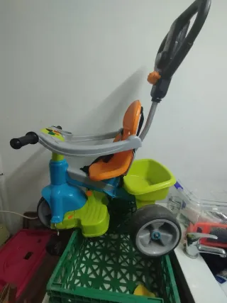 Triciclo infantil con empujador y volquete