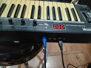 Teclado MIDI Controlador FAME