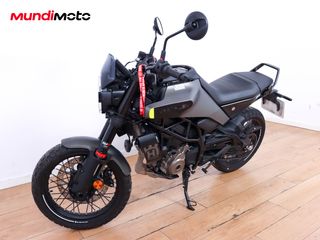 HUSQVARNA SVARTPILEN 125 ABS