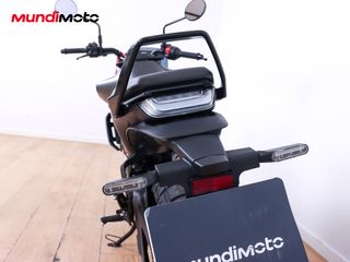 HUSQVARNA SVARTPILEN 125 ABS