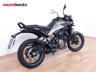 HUSQVARNA SVARTPILEN 125 ABS