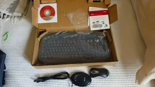 Microsoft Desktop 1000 Teclado y Mouse Inalámbrico