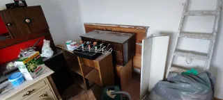 Muebles viejos de regalo por vaciado de casa