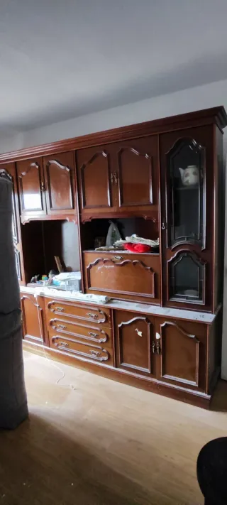 Muebles viejos de regalo por vaciado de casa