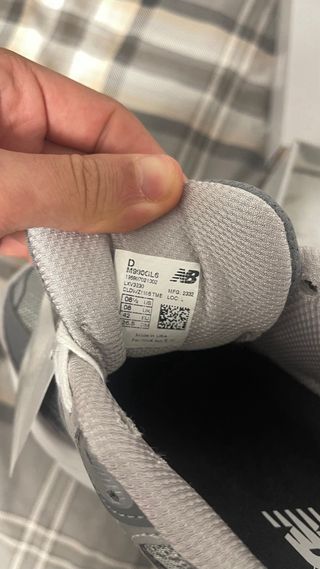 New Balance 990 v6 Talla 42 Gris