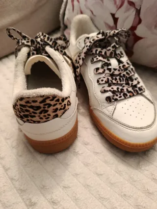 Zapatillas Scalpers Blancas con Estampado Animal