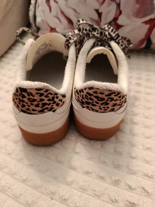 Zapatillas Scalpers Blancas con Estampado Animal