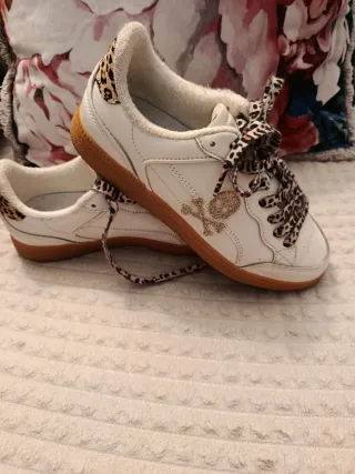 Zapatillas Scalpers Blancas con Estampado Animal