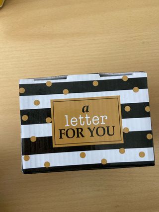 Taza Cristina Oria Porcelana 350ml. Letra M