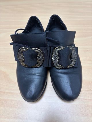 Zapatos fallero negros con lazo