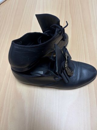 Zapatos fallero negros con lazo