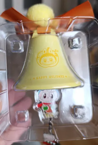 Labubu Pop Mart Campana Feliz Navidad