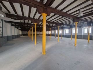 Local comercial en alquiler en Almeda - El Corte Inglés en Cornellà de Llobregat