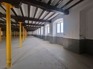 Local comercial en alquiler en Almeda - El Corte Inglés en Cornellà de Llobregat