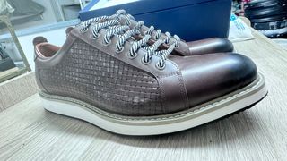 Zapatos de vestir marrones talla 41 en piel.