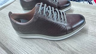 Zapatos de vestir marrones talla 41 en piel.