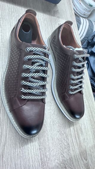 Zapatos de vestir marrones talla 41 en piel.