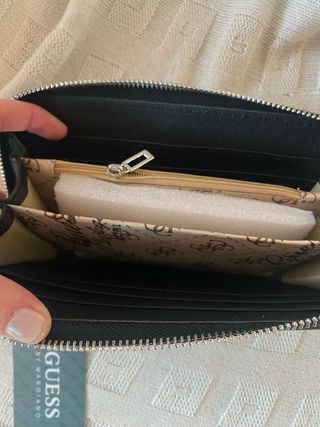 Monedero Guess Negro