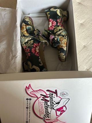 Zapatos fallera Trinidad Meléndez