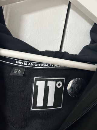 Sudadera 11 Degrees cremallera negra y dorada
