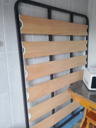 Somier metálico con lamas de madera