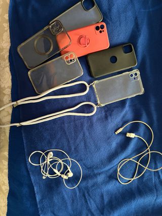 Accessori iPhone 11: Cover, Cavi e Auricolari