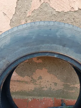 Neumáticos 195/70 R15 104/102R