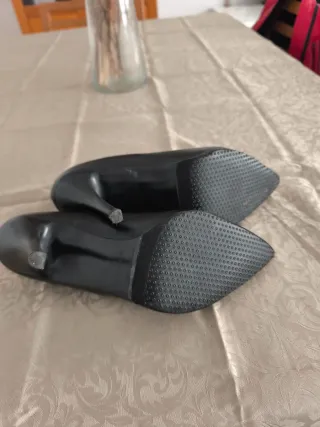 Zapatos de piel negros para mujer 39