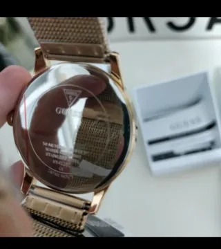 Reloj Guess Dorado Unisex