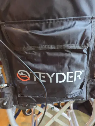 Silla de ruedas plegable ligera