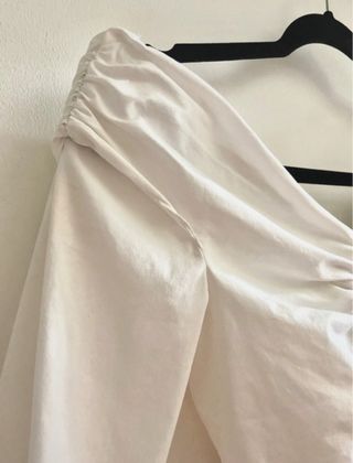 Camisa corta blanca fruncida