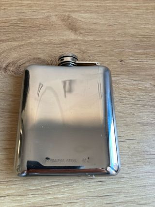 Petaca Urban Outfitters Be Cozy - Nueva