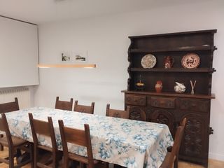 Conjunto comedor estilo Vasco. No se envía.