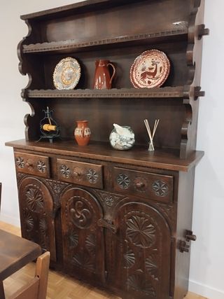 Conjunto comedor estilo Vasco. No se envía.