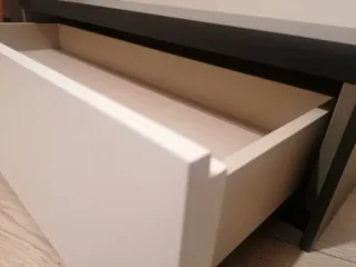 Cajonera flotante gris y blanca