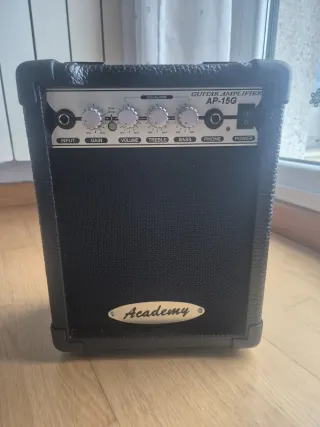 Guitarra Eléctrica Academy Negra + Amplificador