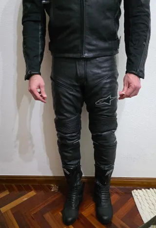 Chaqueta de moto de cuero negra