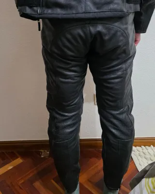 Chaqueta de moto de cuero negra