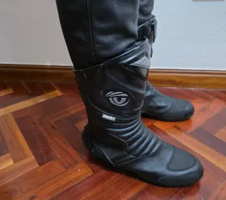 Chaqueta de moto de cuero negra