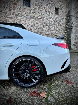 Mercedes-Benz AMG CLA 35 2022