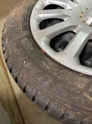 4 Ruedas con Neumáticos de Invierno