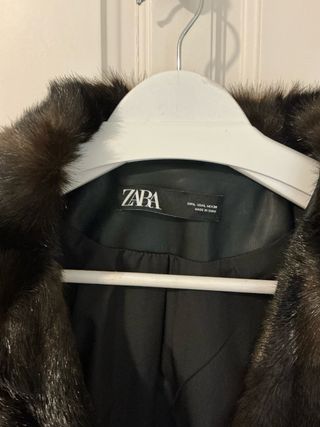Chaqueta Zara efecto pelo marrón