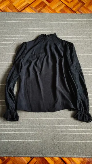 Blusa negra SHEIN Frenchy talla M
