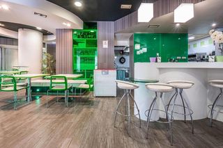 Local comercial en venta en San Francisco Javier en Granada