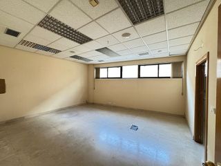 Local comercial en venta en Valdepeñas