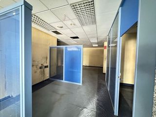 Local comercial en venta en Valdepeñas