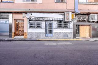 Local comercial en venta en Valdepeñas
