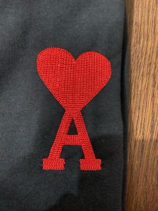Sudadera Ami Paris Negra Corazón Rojo Talla XL